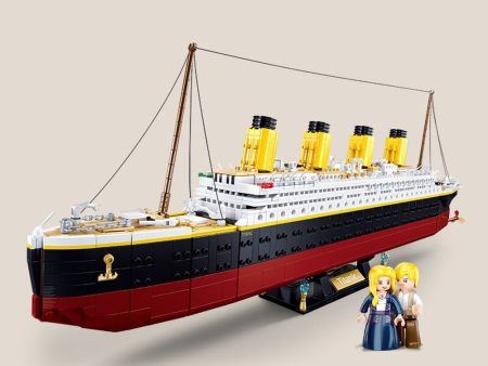 MOC  Compatible  Building Block Toys Titanic 2401 PCS Bricks Scale 1:350 B1122 Compatbile With Leading Brands Big Ship Construction Kits Online